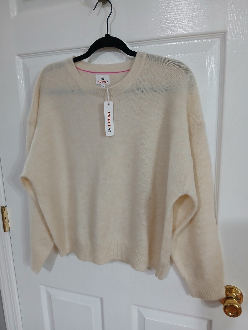 Sundry Destinations Crewneck Sweater Quiet Luxury Ski Lodge Resort Boxy Cozy NWT - Picture 4 of 9